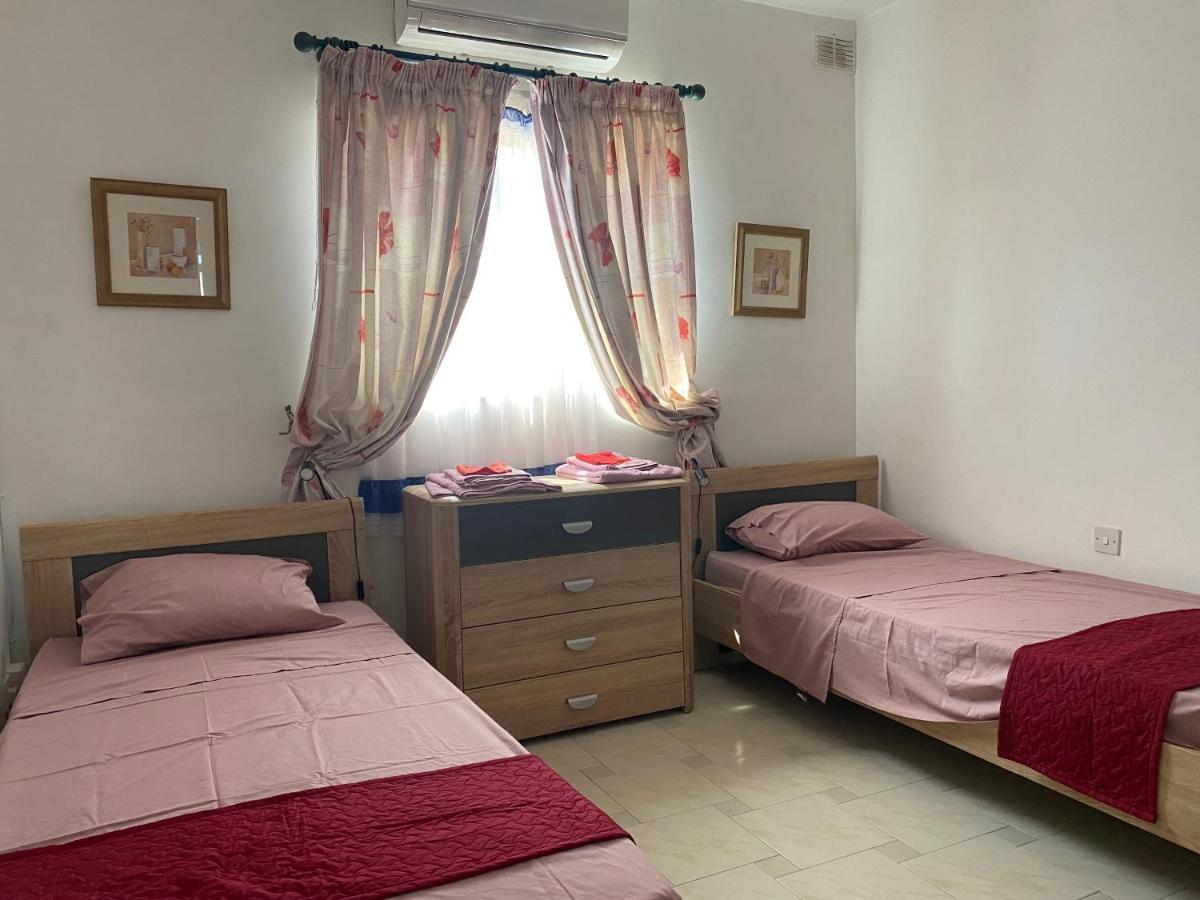 Sea Front Apartment At Mellieha Bay, Malta! Exterior photo
